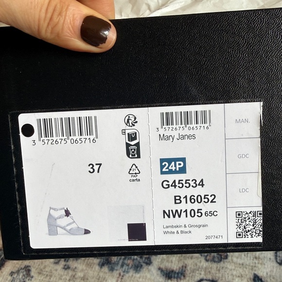 Authentic Chanel Camelia Lambskin & Grosgrain T-Strap Mary Jane Pumps size 37 - Picture 14 of 17